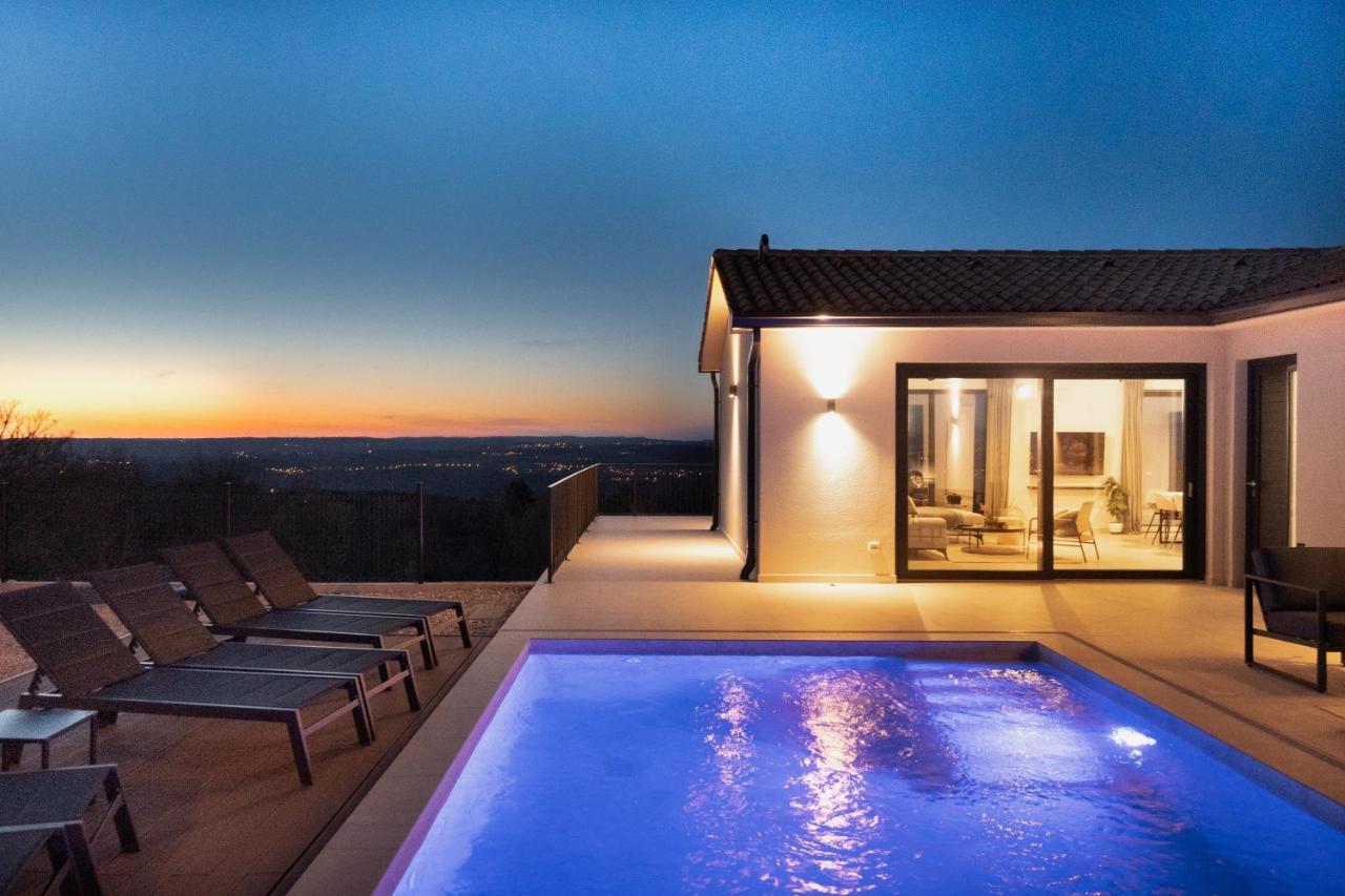 Villa Tonka With Jacuzzi Sauna And Private Pool Labin  Extérieur photo
