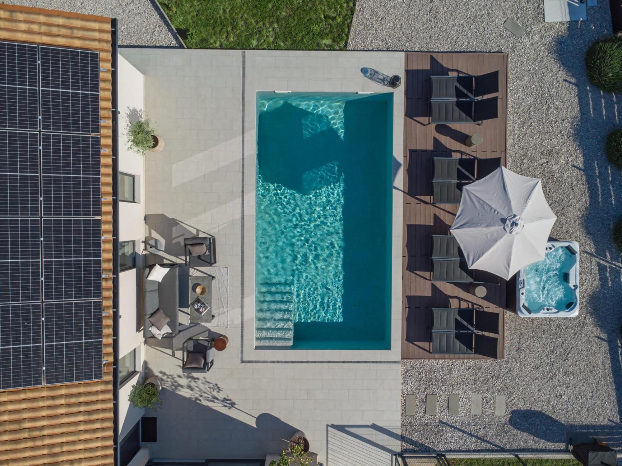 Villa Tonka With Jacuzzi Sauna And Private Pool Labin  Extérieur photo